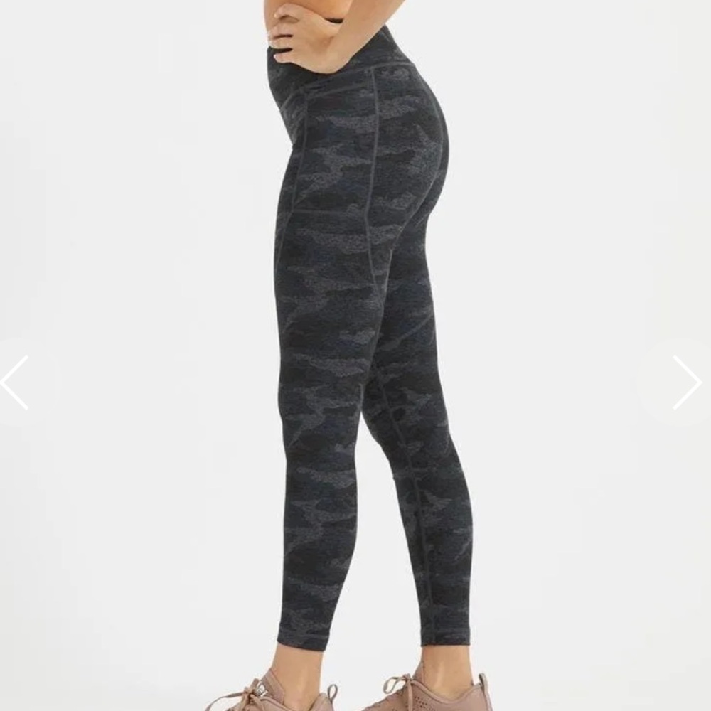 Vuori Elevation Performance Legging - image 2